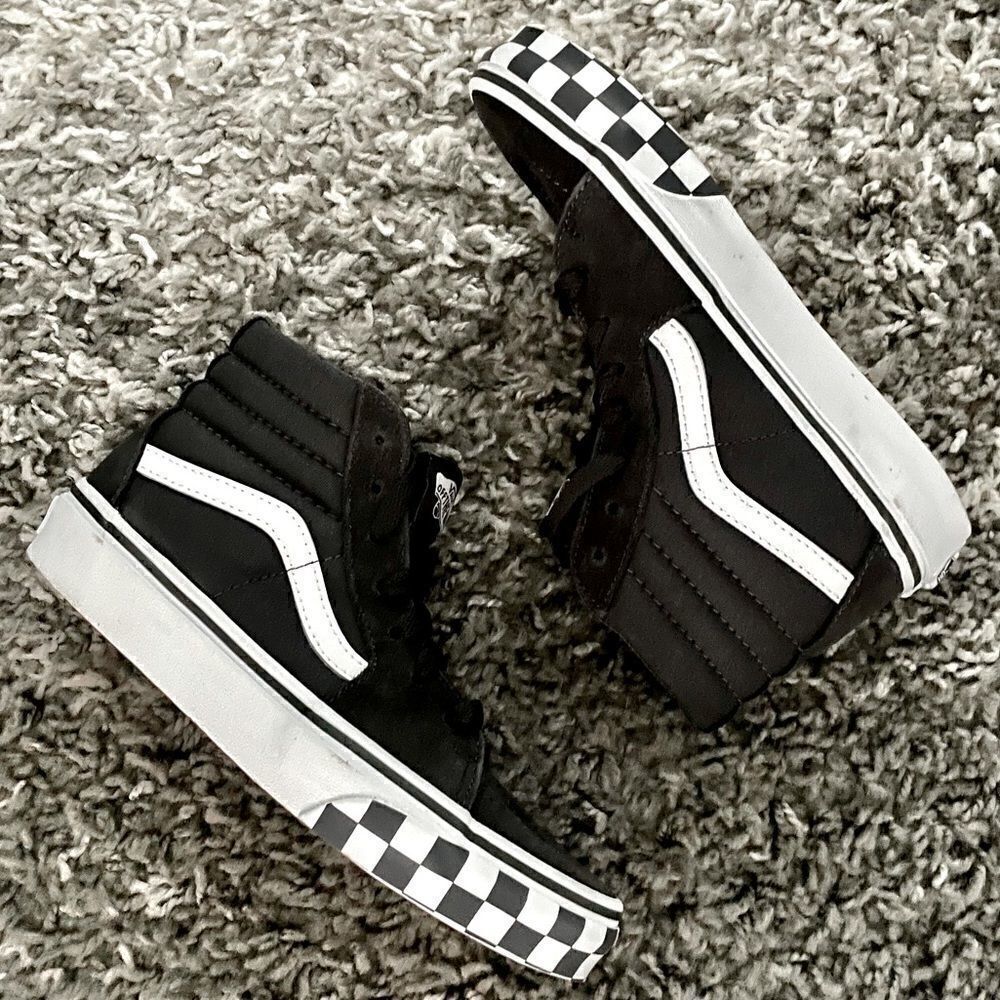 NWT VANS Kids SK8 Hi Zip Sneakers